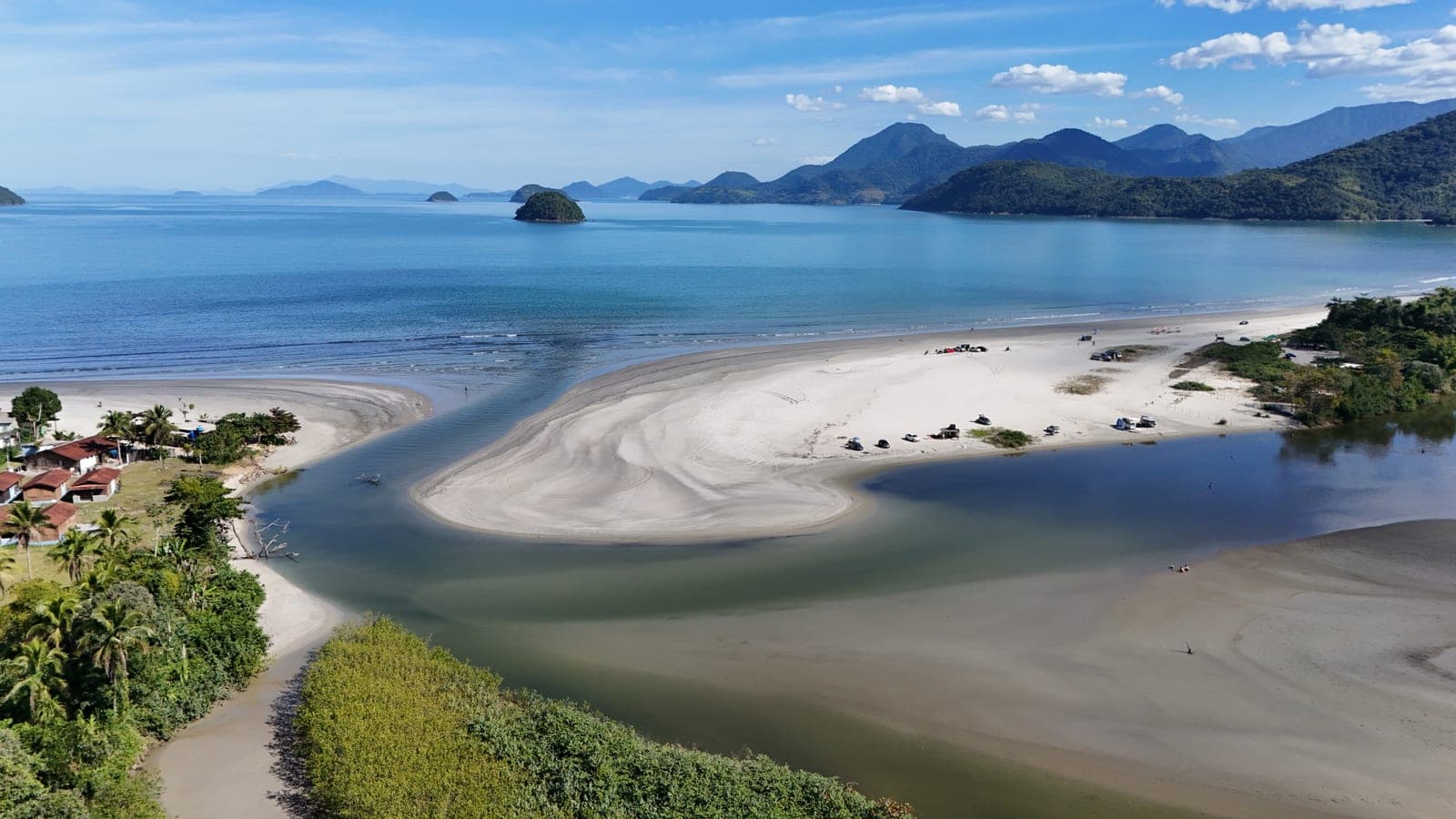 Vista do litoral de Ubatuba, São Paulo